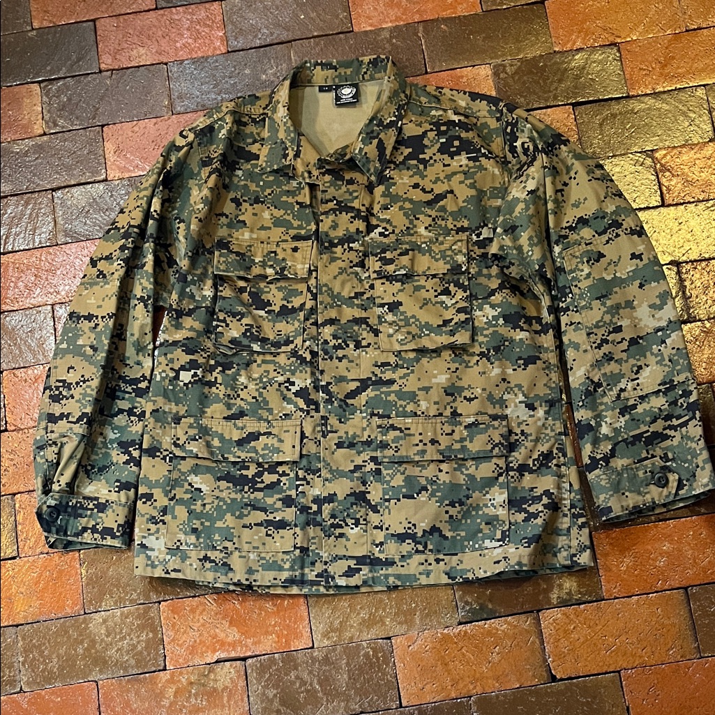Men Jacket Large Lightweight Hunting Genuine Gear Field/Camo/Button Up